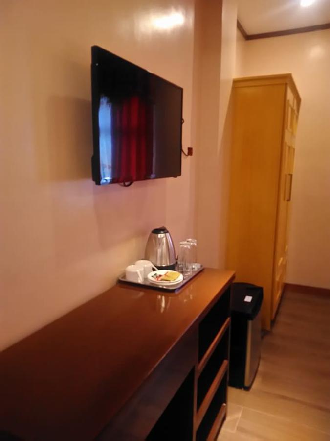 รอยัล แมนชั่น โฮเต็ล Hotel Tabaco ภายนอก รูปภาพ